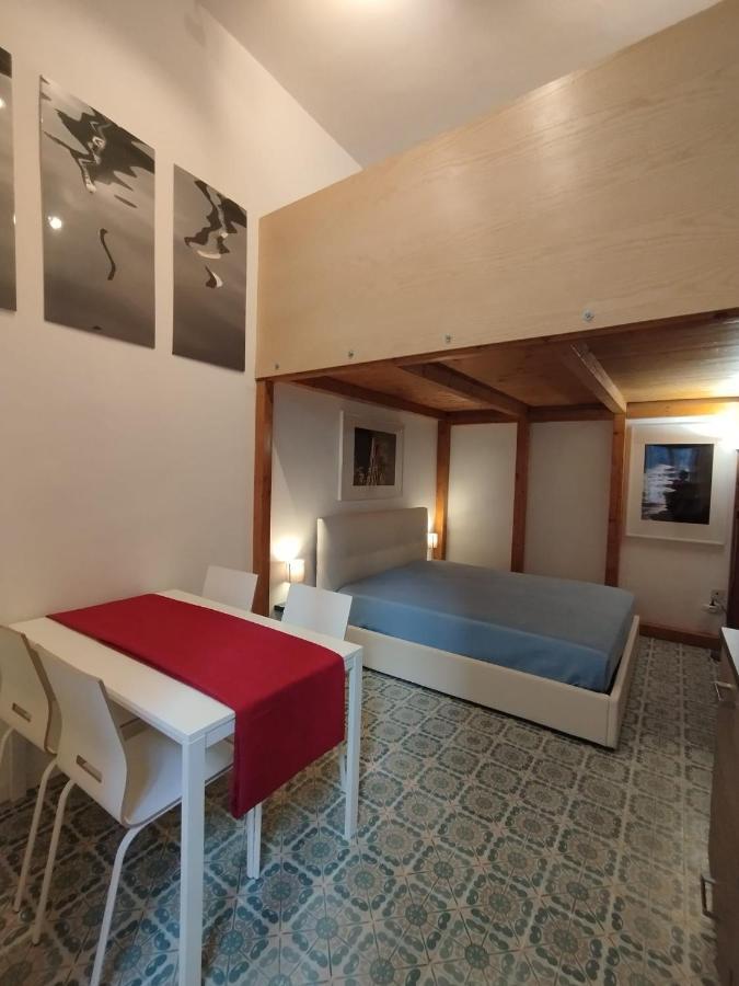 Casa Merisi Al Centro Storico Di Napoli エクステリア 写真